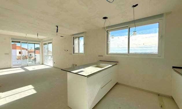 Resale - Detached Villa -
Villamartin