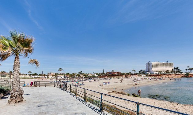 Neue Gebäude - Villa -
Orihuela Costa - La Zenia