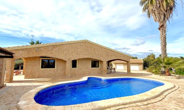 Återförsäljning - Detached Villa -
San Miguel de Salinas