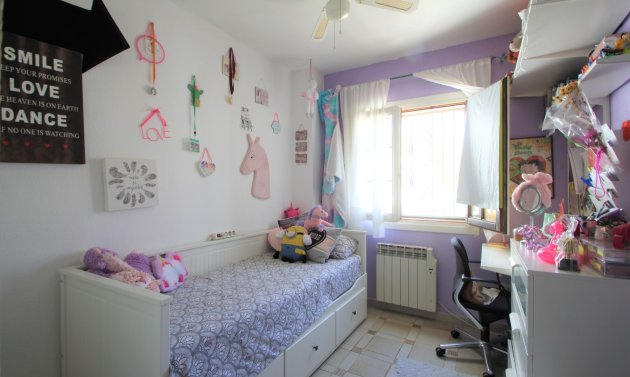 Wiederverkauf - Villa -
Villamartin