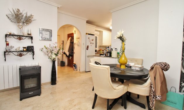 Reventa - Apartamento -
Playa Flamenca