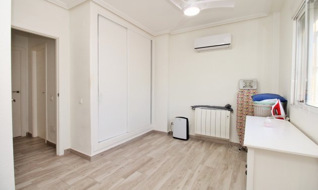 Återförsäljning - Villa -
Playa Flamenca