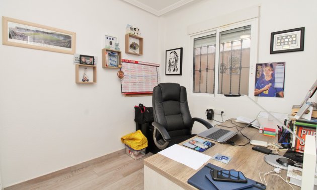 Återförsäljning - Villa -
Playa Flamenca