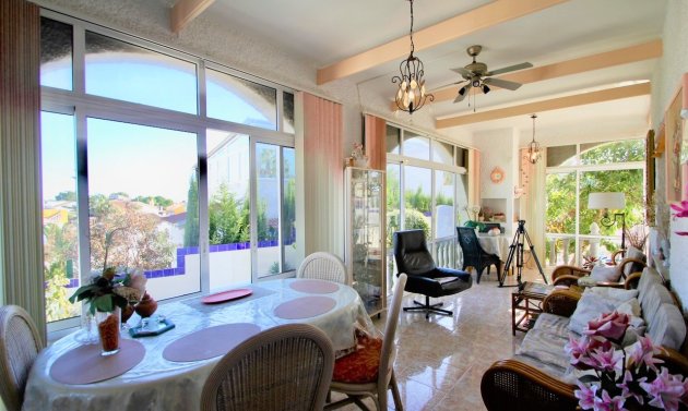 Återförsäljning - Villa -
Orihuela Costa - Villamartín