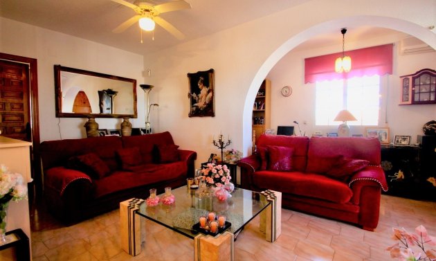 Återförsäljning - Villa -
Orihuela Costa - Villamartín