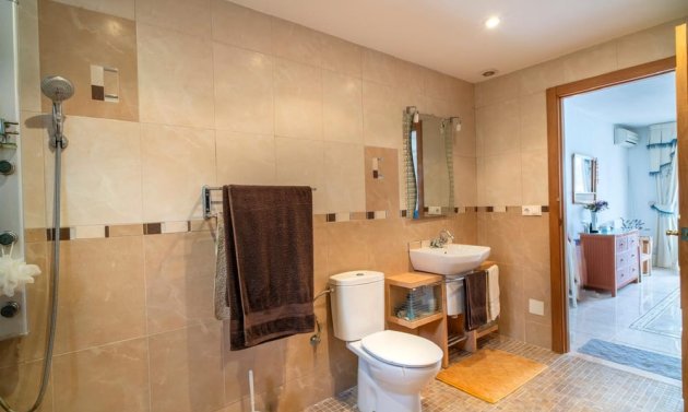 Resale - Villa -
Orihuela Costa - Villamartín