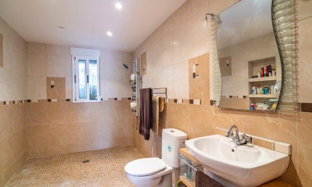 Resale - Villa -
Orihuela Costa - Villamartín