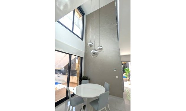 Reventa - Villa -
Cabo Roig - Lomas de Cabo Roig