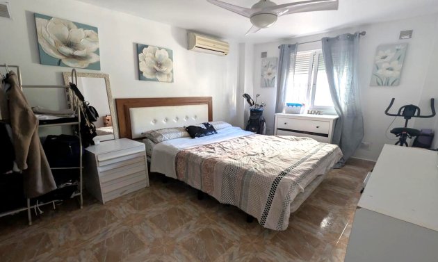 Resale - Villa -
La Zenia - Costa Blanca