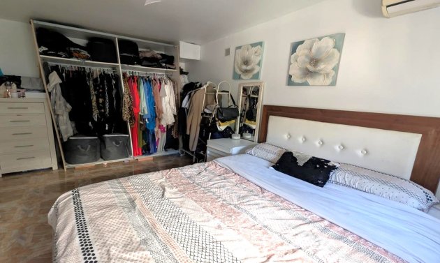 Resale - Villa -
La Zenia - Costa Blanca