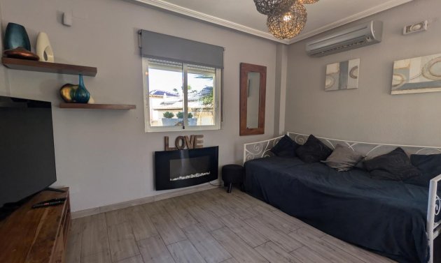 Resale - Villa -
La Zenia - Costa Blanca