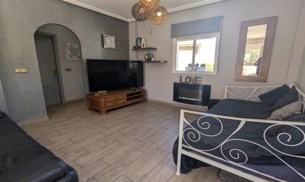 Resale - Villa -
La Zenia - Costa Blanca