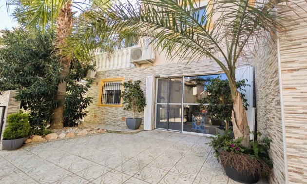 Resale - Villa -
La Zenia - Costa Blanca