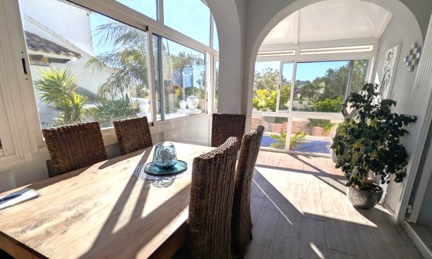 Resale - Villa -
La Zenia - Costa Blanca