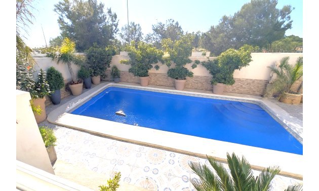 Resale - Villa -
La Zenia - Costa Blanca