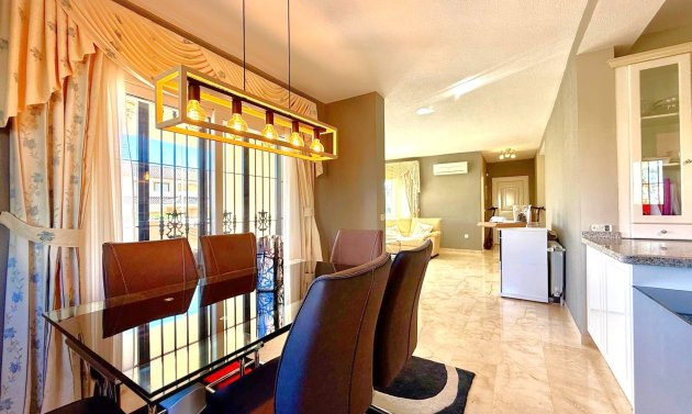 Resale - Villa -
Orihuela Costa - Los Dolses