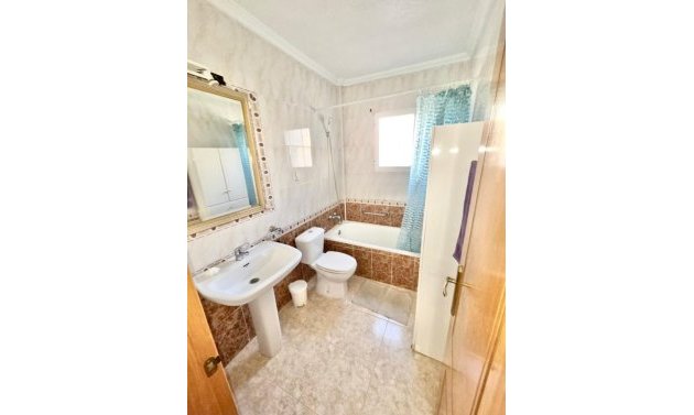 Reventa - Adosado -
Playa Flamenca - Play Flamenca