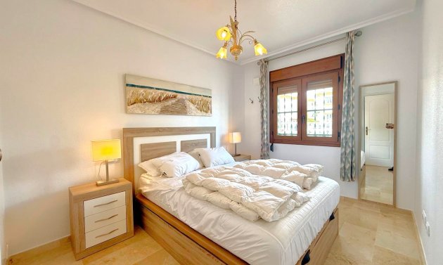 Reventa - Adosado -
Orihuela Costa - Villamartín