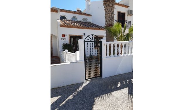 Reventa - Adosado -
Orihuela Costa - Villamartín