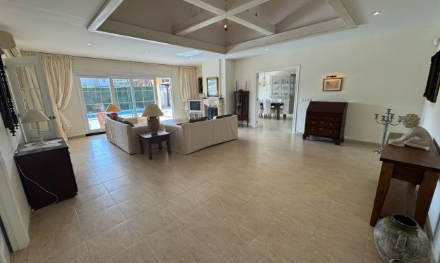 Reventa - Villa -
Playa Flamenca - Play Flamenca