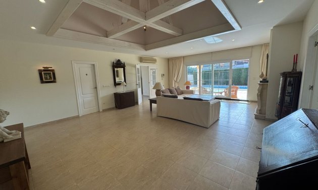 Reventa - Villa -
Playa Flamenca - Play Flamenca