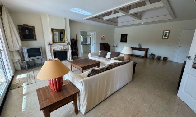 Reventa - Villa -
Playa Flamenca - Play Flamenca