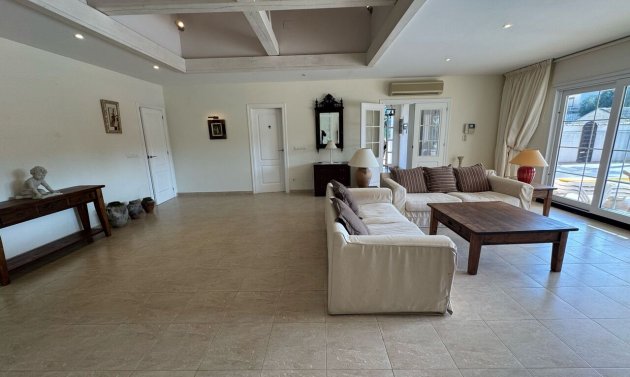 Reventa - Villa -
Playa Flamenca - Play Flamenca