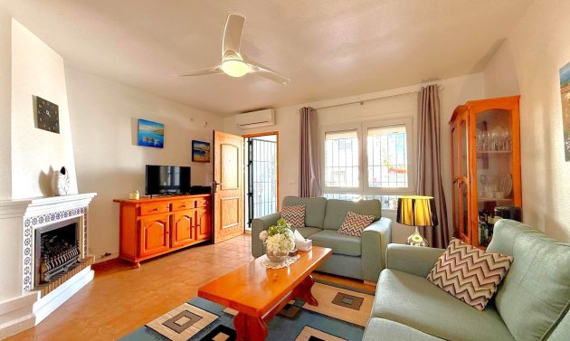 Resale - Townhouse -
Orihuela Costa - Villamartín