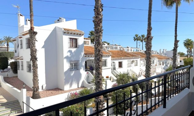 Resale - Townhouse -
Orihuela Costa - Villamartín
