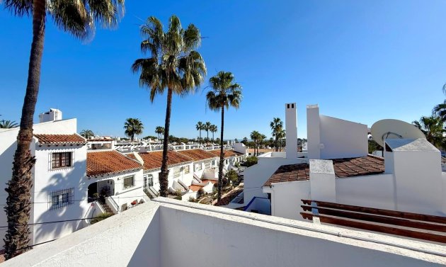 Resale - Townhouse -
Orihuela Costa - Villamartín