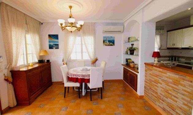 Resale - Villa -
Orihuela Costa - Los Dolses