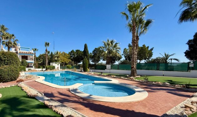 Reventa - Adosado -
Orihuela Costa - Villamartín