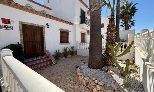 Reventa - Adosado -
Orihuela Costa - Villamartín