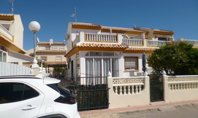 Wiederverkauf - Semi Detached Villa -
Playa Flamenca