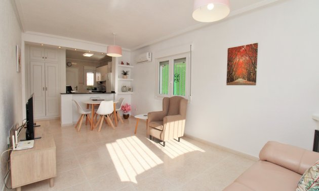 Resale - Bungalow -
Villamartín - Villamartin