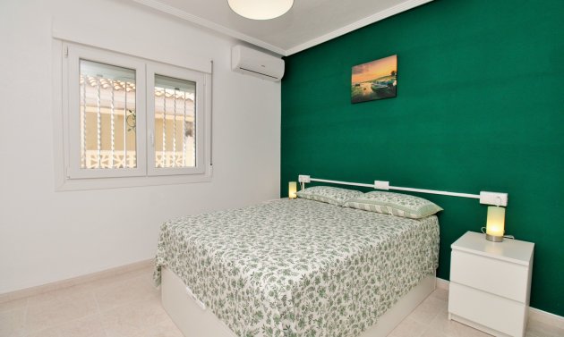 Resale - Bungalow -
Villamartín - Villamartin