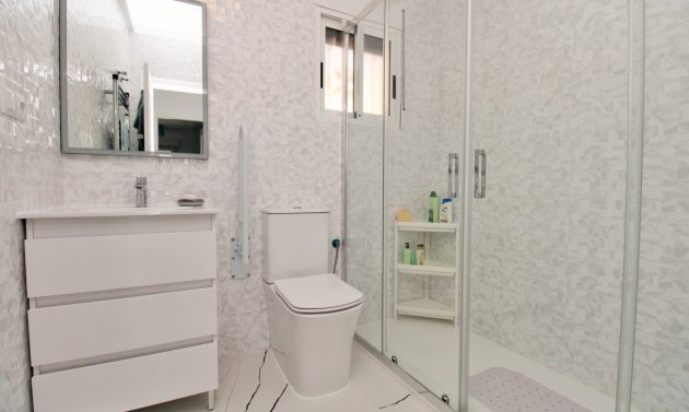 Resale - Bungalow -
Villamartín - Villamartin