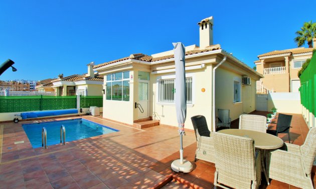 Resale - Bungalow -
Villamartín - Villamartin