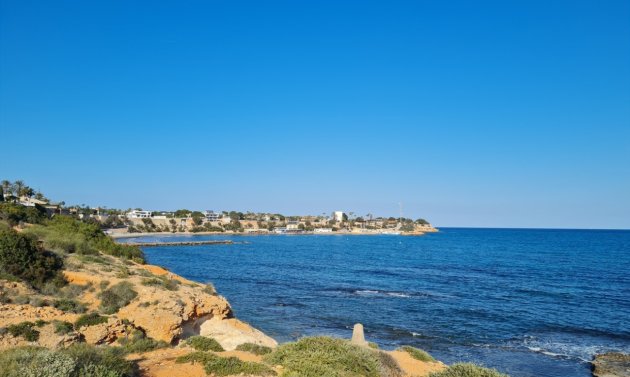 Resale - Villa -
Orihuela Costa - Lomas de Don Juan