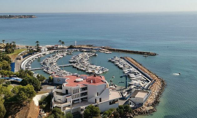 Resale - Villa -
Orihuela Costa - Lomas de Don Juan