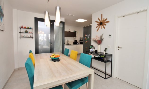 Wiederverkauf - Stadthaus -
Villamartín - Villamartin