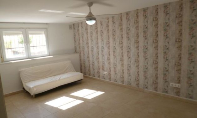 Reventa - Villa -
Villamartín - Villamartin