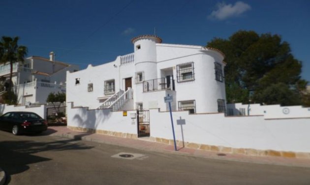 Reventa - Villa -
Villamartín - Villamartin