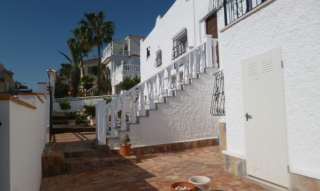 Reventa - Villa -
Villamartín - Villamartin