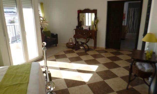 Reventa - Villa -
Villamartín - Villamartin