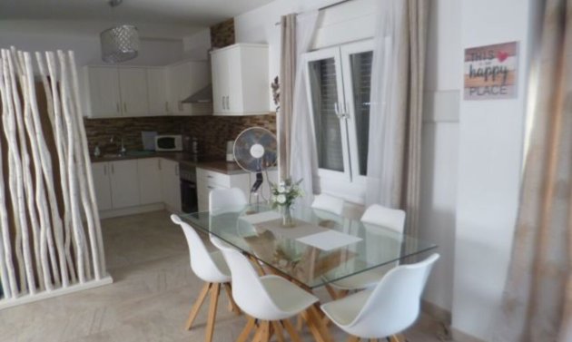 Reventa - Villa -
Villamartín - Villamartin