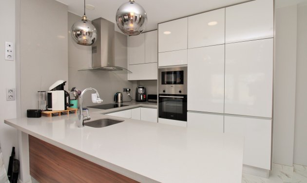 Reventa - Villa -
Villamartín - Villamartin