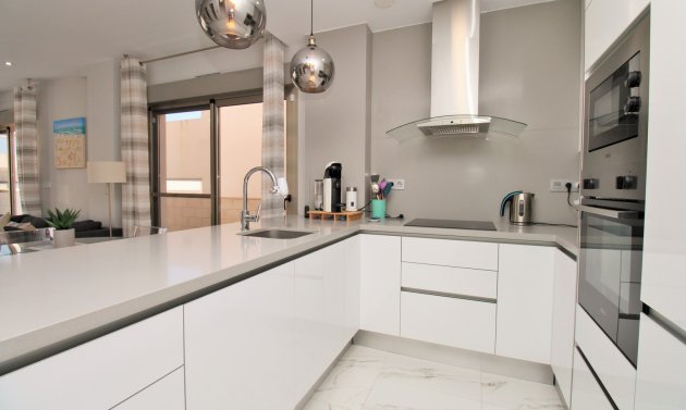 Reventa - Villa -
Villamartín - Villamartin