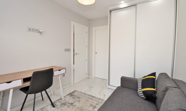 Reventa - Villa -
Villamartín - Villamartin