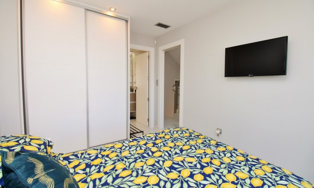 Reventa - Villa -
Villamartín - Villamartin